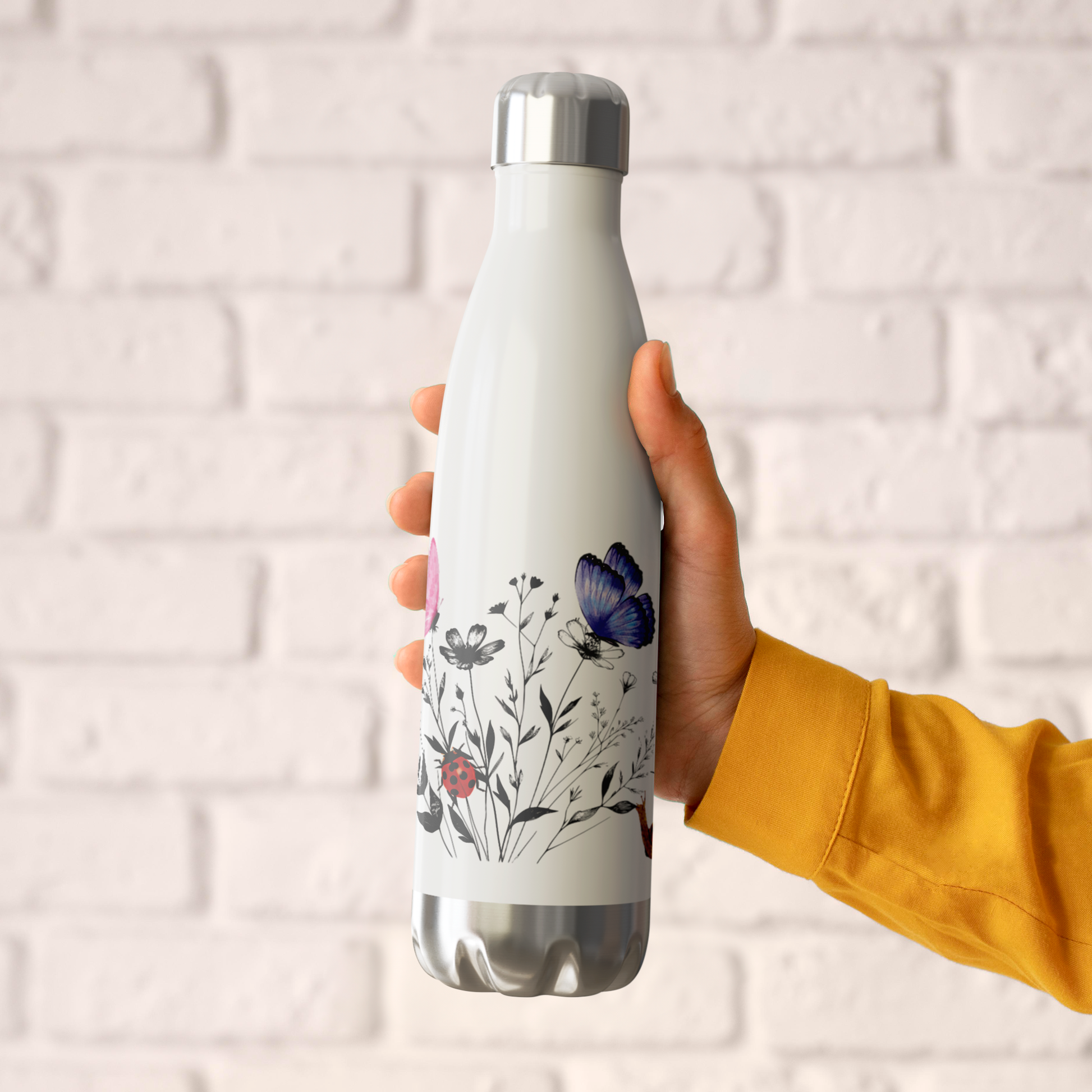Nature_Lover_Water_Bottle_Wildflowers_L_WaterBottle_HoldingHand_AS_Mockup.png